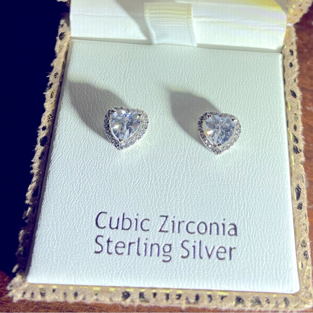 Sterling silver Heart Earrings💎🤍